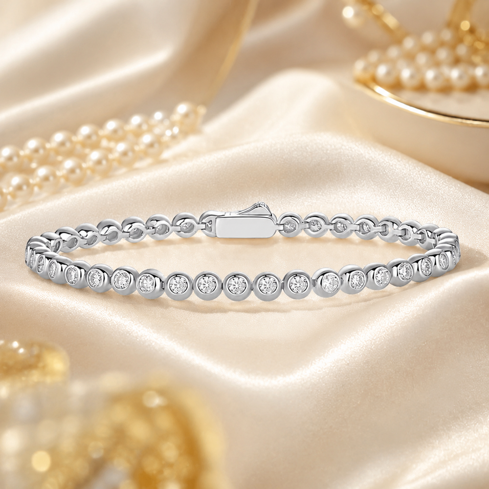 Celeste bezel-set moissanite tennis bracelet detail